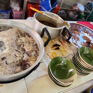 เมนูของร้าน น้ำเงี้ยว ป้าสุข