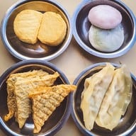 เสรีแต่เตี้ยม ตลาศาลเจ้า