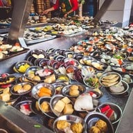 เสรีแต่เตี้ยม ตลาศาลเจ้า