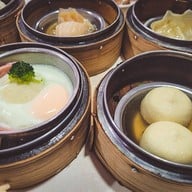 เสรีแต่เตี้ยม ตลาศาลเจ้า