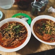 ข้าวซอย ลุงประกิจกาดก้อม