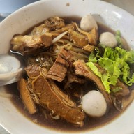 ก๋วยเตี๋ยวเนื้อบิ๊กสุราชวัตร Bigsu beef noodle 陈牛肉面-曼谷 เขตราชวัตร