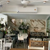 โกจู คาเฟ่ แพไม้ 1