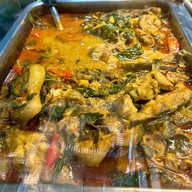 ครัวเจ๊รัตน์ ข้าวแกง 4 ภาค โรงพยาบาลสิรินธร