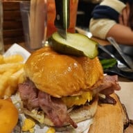 Rock Me Burgers & Bar เชียงใหม่