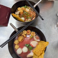 เฮียหนิเย็นตาโฟต้มยำ สะแกงาม