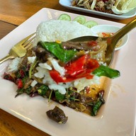 เมนูของร้าน ร้านปูเป้100เมนูยำ&ส้มตำ มทส.ประตู1