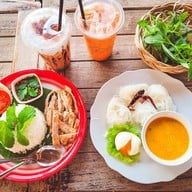 ยุ้งเกลือบ้านแหลม