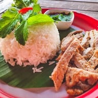 ยุ้งเกลือบ้านแหลม