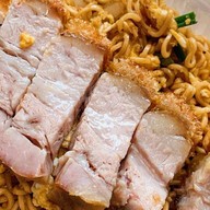 หมูกรอบโอชา - กะเพราไฟลุก🔥 ลาซาล - แบริ่ง