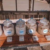 ยุ้งเกลือบ้านแหลม