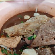 เมนูของร้าน ก๋วยเตี๋ยวห้วยพลูรสเด็ด