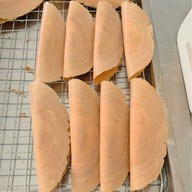 วน วน ขนมเบื้อง หน้า รพ.พัทยาปัทมคุณ