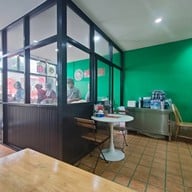 บรรยากาศ บุญเลิศ บะหมี่เกี๊ยวหมูย่างซีอิ๊ว สาขาถนนสิรินธร