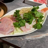 อิเจ้แจ่วฮ้อน แอนด์ ชาบู สยามเซ็นเตอร์