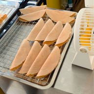 วน วน ขนมเบื้อง หน้า รพ.พัทยาปัทมคุณ