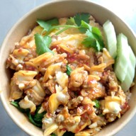 กระเพรารสแซ่บ  พริกแห้ง   (  ด่านสำโรง 14  )