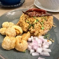 เขยเจียงใหม่ อาหารเหนือ สาขาสันติธรรม