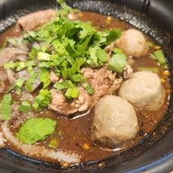 เมนูของร้าน ก๋วยเตี๋ยวเรืออัศวิน (สาขาบรรทัดทอง)