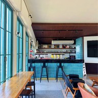 รับลม คาเฟ่ ท่าเรือมหาชัย