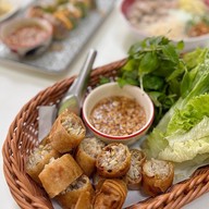 เมนูของร้าน Hisoviet ไฮโซเวียต ข้าวเปียกหน้าเทศบาล