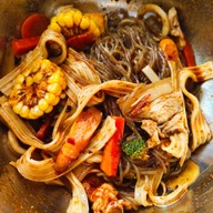 หม่าล่าหม้อไฟ  เเสมดํา