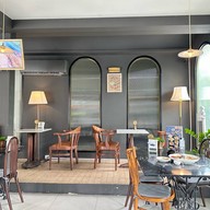 บ้านนายน้อย