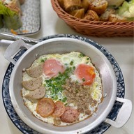 เมนูของร้าน Hisoviet ไฮโซเวียต ข้าวเปียกหน้าเทศบาล