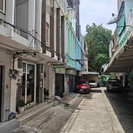 BEARCAVE SLOW BAR COFFEE จันทน์18/7 แยก 25
