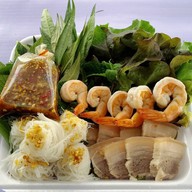 BALLY CAFE เมี่ยงคำโต บรบือ