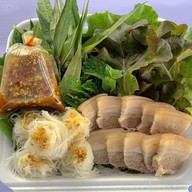 BALLY CAFE เมี่ยงคำโต บรบือ