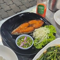 เมนูของร้าน ฉอเล้ง หมี่กระเฉดตลาดพลู ตลาดพลู