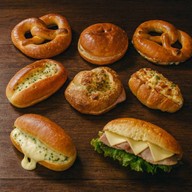 Crosbie พาสต้าเส้นสด พิซซ่าโฮมเมด ไส้กรอกเยอรมันและขนมปัง ธรรมศาสตร์รังสิต