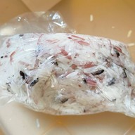 เมนูของร้าน เฮียโรจน์หมูทอด ข้าวเหนียวปุยนุ่ม (ข้าวเหนียวสมุนไพร)