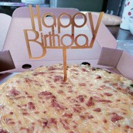 ลัค พิซซ่า ถนนพระทรง