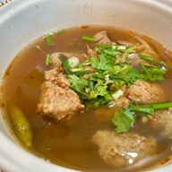 เมนูของร้าน เกาเหลาเลือดหมูลุงเท้ง-ป้าเลิศ(ต้นตำรับสูตรต้มยำ)