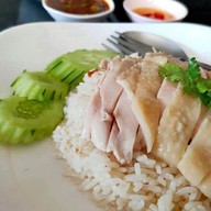 ข้าวมันไก่ใบบุญ/ก๋วยเตี๋ยว หลังศาลากลาง
