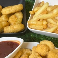 เฟรนช์ฟรายส์ชีสเยิ้ม