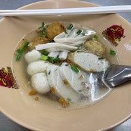 ลูกชิ้นปลาบรรทัดทอง ที่1 จส.100 บรรทัดทอง ปทุมวัน