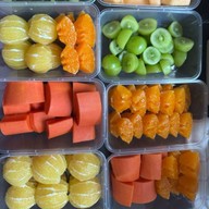 ผลไม้ปอกพร้อมทาน