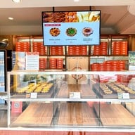 บรรยากาศ YOLK เจริญนคร