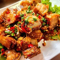 เหลา จาน เดียว ข้าวผัดปู -