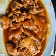 ขาหมู จ.ส.100 เซนต์หลุยส์