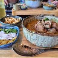 Khao-Sō-i ข้าวโซอิ สีลม