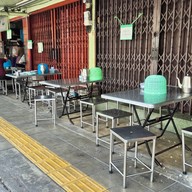 ขาหมู จ.ส.100 เซนต์หลุยส์