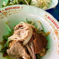 ก๋วยเตี๋ยวเรือหน้าสตาร์อินน์