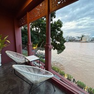 โรงแรมอำแดง