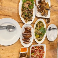 ส้มตำ ทบ.อุบลฯ สาขาสุรินทร์ 1-ถนนสุรินทร์ ศรีขรภูมิ