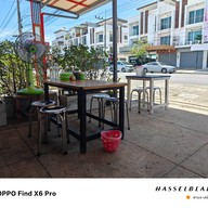 บรรยากาศ ข้าวมันไก่ นายตั้ม