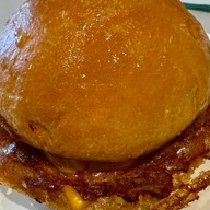 เมนูของร้าน Smizzle Burger เซ็นทรัลเอ็มบาสซี่